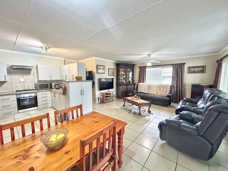 4 Bedroom Property for Sale in Stilbaai Wes Western Cape